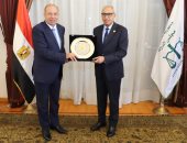 رئيس مجلس الدولة يستقبل رئيس جامعة المنصورة لتهنئته بتولي منصبه