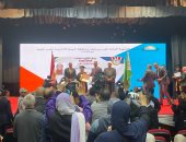 محافظ الجيزة يكرم أوائل الثانوية الأزهرية والدبلومات الفنية