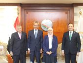 وزير شؤون المجالس النيابية يهنئ رئيسة النيابة الإدارية ويؤكد تعزيز التعاون المؤسسي