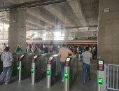 ​وزير النقل يتابع انتظام حركة التشغيل مع مركز الأزمات عقب الهزة الأرضية