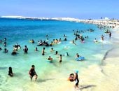 مصيف مطروح هدوء وخصوصية قبل بداية الذروة.. طقس معتدل وأجواء رائعة على الكورنيش بعد تطويره.. الشواطئ البكر والطبيعة الخلابة تزيد المتعة وتأمل الطبيعة.. أجهزة المحافظة تستعد لاستقبال ملايين المصطافين "صور" 