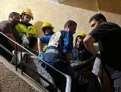 وزارة الداخلية تنقل مسنا مريضا لمستشفى بالقاهرة فى مشهد إنسانى