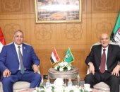 نقيب المحامين يهنئ رئيس هيئة قضايا الدولة بمناسبة توليه منصبه