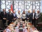 رئيس غرفة الصناعات الكيماوية يبحث مع وزيرة التنمية المحلية والبيئة تطوير صناعة تدوير المخلفات