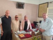تسليم التبرعات المالية لأسر العقار المنهار  في الغربية.. فيديو