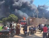 فصل التيار الكهربى عن موقع حريق داخل مخزن فوم فى كرداسة