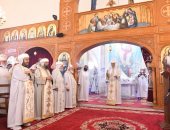 البابا تواضروس الثانى يصلى القداس الإلهى فى العلمين.. صور 