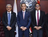باكستان تدرس ضخ استثمارات جديدة في مصر بقطاعات النسيج والبطاريات والهواتف