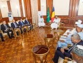 وزير الخارجية يسلم رسالة خطية من رئيس الجمهورية إلى الرئيس التشادي