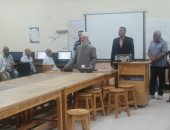رئيس منطقة سوهاج الأزهرية يتفقد أعمال تصحيح الشهادة الابتدائية