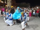 "الكف والنجرشاد" تضئ "شارع الفن" فى أسوان.. صور