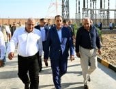 رئيس الوزراء يتفقد محطة محولات كهرباء شرق مطروح