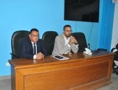 وكيل صحة سوهاج يعقد اجتماعًا مع مديري الإدارات لاستعراض سياسات العمل