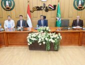 محافظ المنوفية يشدد على المتابعة المباشرة لملفات العمل الحيوية