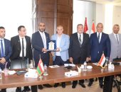 مباحثات مصرية عُمانية بالقاهرة لتوطين الصناعة الكهربائية وتعزيز الاستثمار بعُمان
