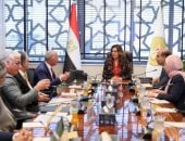 منال عوض تبحث إنشاء مصنع لتحويل المخلفات البلدية إلى وقود صلب مسترجع