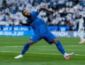 الهلال ضد الفيصلي .. الزعيم يتقدم بثلاثية في الشوط الاول 