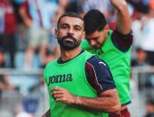من الملاعب إلى محطات المترو.. محمد صلاح يخطف الأنظار فى تركيا (فيديو)