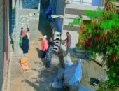 الأمن يضبط أطراف فيديو مشاجرة بسبب خلاف على ماسورة صرف صحى بالدقهلية.. فيديو