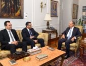 وزير الخارجية يستقبل نقيب الصحفيين ومحمد الشاذلى ويشيد بالدور الوطنى للصحافة