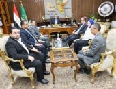 محافظ المنوفية يبحث أهمية التنسيق المستمر بين المحافظة وقطاع الكهرباء