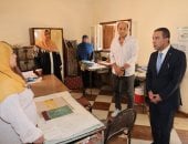 محافظ المنوفية يجرى جولة مفاجئة بالوحدة المحلية بالمصيلحة.. ماذا حدث؟