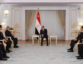 خلال لقائه المشير خليفة حفتر ورئيس أركان الجيش الوطني الليبي ورئيس صندوق إعمار ليبيا ورئيس المخابرات العامة المصرية.. الرئيس السيسى يجدد التأكيد على موقف مصر القائم على ضرورة الحفاظ على وحدة ليبيا