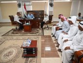 محافظ جنوب سيناء يستمع لمطالب عواقل أبو زنيمة ويبحث تنمية "سرابيط الخادم"