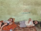 "أم لم تلدهما لكنها احتضنتهما بقلبها".. حماد ومعتصم عرفات يواجهان مرض العظم الزجاجي داخل مدرسة بغزة.. وزوجة أبيهما "أم أحمد" ترعاهما رغم فقدانها ثلاثة من أبنائها وتكافح لتوفير احتياجاتهما وسط ظروف إنسانية قاسية