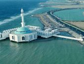 مسجد الرحمة بجدة.. التقاء فن العمارة الإسلامية بزرقة البحر الأحمر