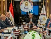 "جمبلاط" يتابع الموقف التنفيذى لخطط تطوير الشركات المصنعة للذخائر
