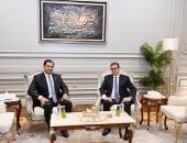 الوزير حسن رشاد رئيس المخابرات العامة يلتقى الفريق أول صدام حفتر بمدينة العلمين