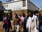 محافظ أسوان يتفقد وحدة صحة ببنبان ومركز للغسيل الكلوى
