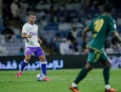 رامى ربيعة يقود العين للفوز على خورفكان بثنائية فى الدورى الإماراتى