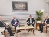 رئيس المخابرات العامة المصرية يلتقي وفد السلطة الفلسطينية برئاسة نائب رئيس دولة فلسطين ومشاركة رئيس المجلس الوطني الفلسطيني ورئيس المخابرات الفلسطينية