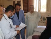 محافظ سوهاج يزور مستشفيات البلينا والحميات.. ويتفقد أعمال محور دار السلام 