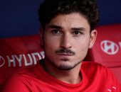 جماهير أتلتيكو مدريد تهاجم ألفاريز.. واللاعب يرفض تحيتهم.. فيديو