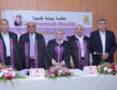 المعـالـجـة الإخبارية للقضايا المصرية كما تعكسها الإذاعات المصرية رسالة دكتوراه بجامعة الزقازيق
