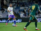 رامى ربيعة يزين تشكيل الجولة فى الدورى الإماراتى بعد تألقه مع العين