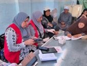 محافظ البحيرة توجه بتكثيف القوافل الخدمية بالمناطق الأكثر إحتياجا