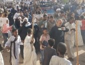 بالرايات الخضراء والجمل.. احتفال صوفي بالمولد النبوي في كوم أمبو.. فيديو