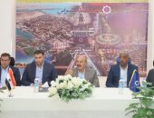 محافظ السويس يستمع لمطالب المواطنين ويوجه بحلول عاجلة