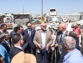 محافظ الإسكندرية يتفقد ساحة التحفظ على المركبات لمتابعة إجراءات إخلائها