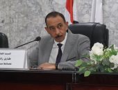 محافظ سوهاج يناقش الموقف التنفيذى لعدد من المشروعات الخدمية والتنموية