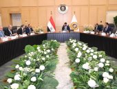 وزير الصناعة يعقد اجتماعا موسعا مع غرفة صناعات مواد البناء لبحث التحديات وزيادة الصادرات