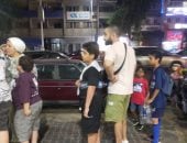 إقبال من الأسر والأطفال على تجربة ماكينات استبدال العبوات بالدقى «صور»