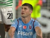 فيرينكفاروسي ضد طرابزون.. طرد وهدف خلال أول 20 دقيقة مثيرة بالدوري الأوروبي