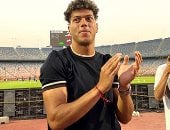 جماهير الأهلي تحتفي بـ إمام عاشور بعد تجديد عقده قبل مباراة زد.. فيديو وصور