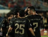 هدف و"VAR" واحتفال من الدكة.. طاهر محمد طاهر يتألق مع الأهلى أمام زد