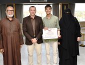 محافظ أسوان يواصل تكريمه لأوائل الشهادات العامة